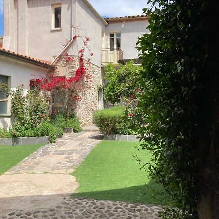 Tra Storia E Realta Bed & Breakfast Sardara Bagian luar foto